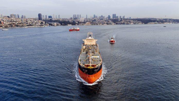 Iran’s Bold Stand on the Strait of Hormuz Sparks Global Tensions | beduende.com